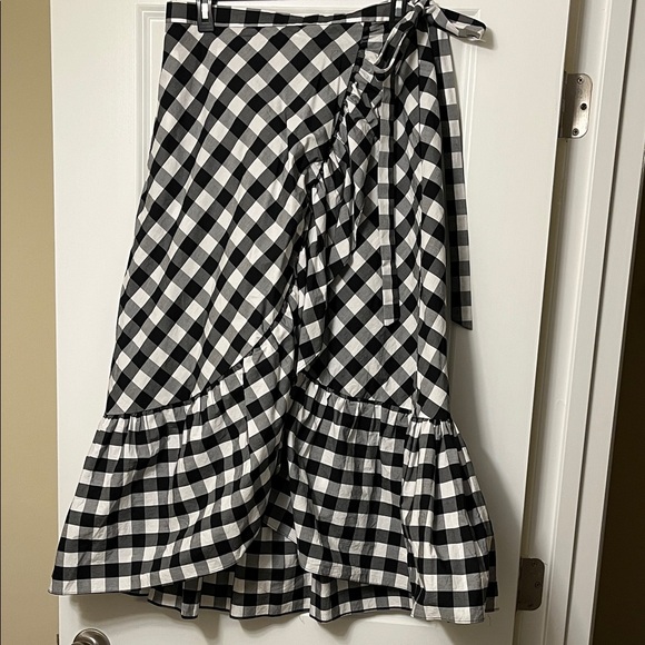 J. Crew Dresses & Skirts - J Crew Black & White Checkered Women's Wrap Skirt